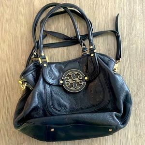 Black leather Tory Burch medium-sized purse